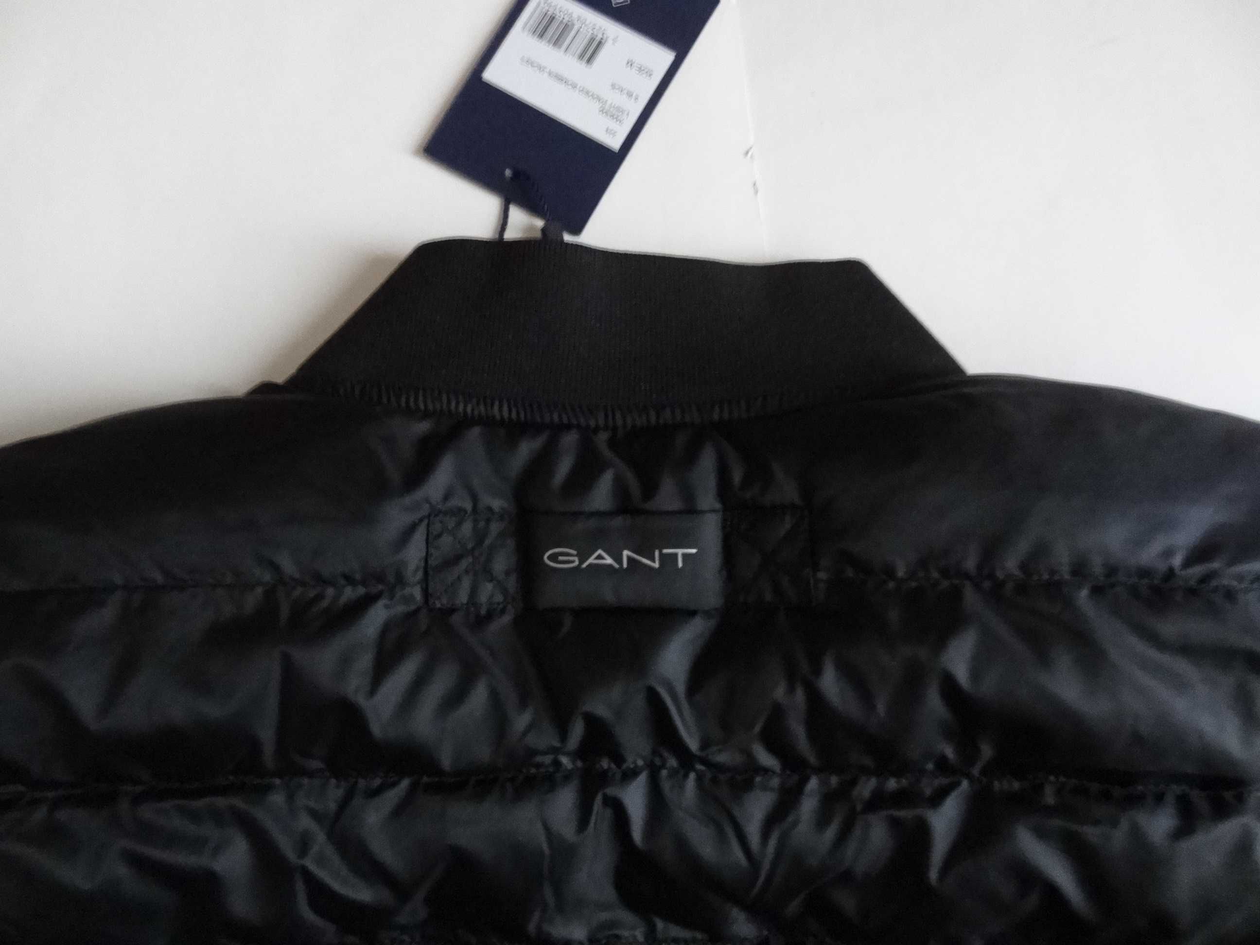 GANT,размер М,ново оригинално мъжко пухено яке.Цена в магазина-500 лв.