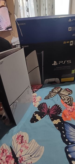 Salut este bun ps5 slim merge joc orice