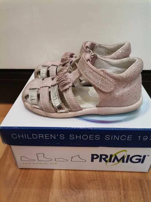 Детски сандалки на Primigi