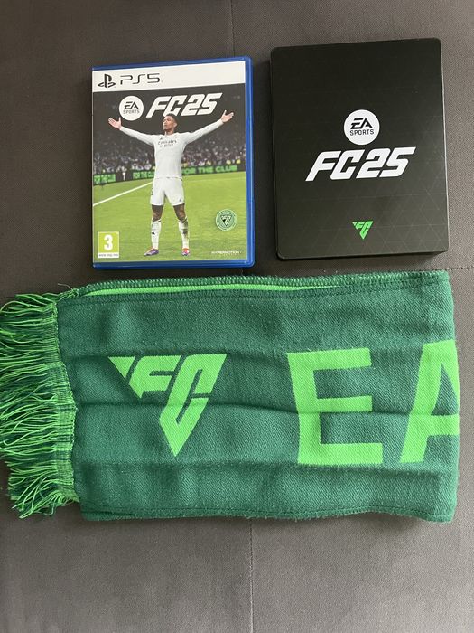 EA FC 25 за PlayStation 5 с метална кутия и подарък шал