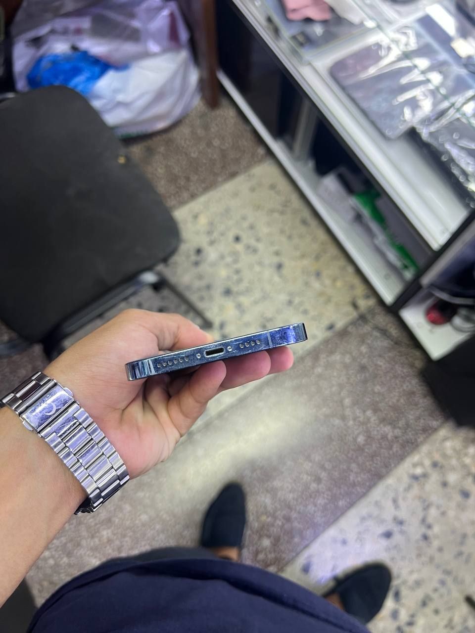 13 pro max 512 tali srochna sotiladi