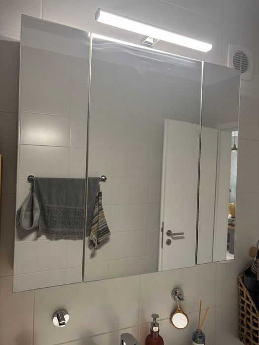 Dulap cu oglinda pentru baie