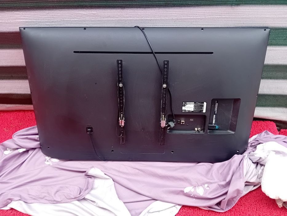 Televizor LG  .instare perfecta de funcționare  .fără telecomanda.