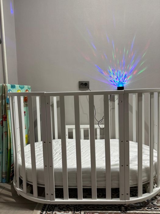 Продам в хорошем состояние Кровать манеж 8в1