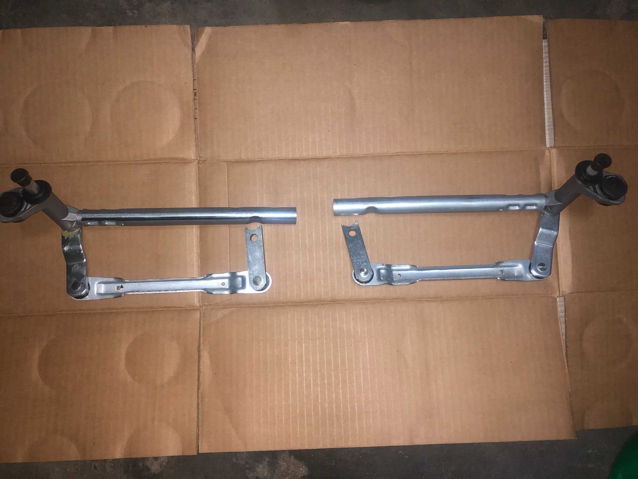 Ansamblu stergatoare fata stanga sau dreapta VW Golf 6 plus