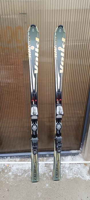 Vând schiuri Volkl 160 cm
