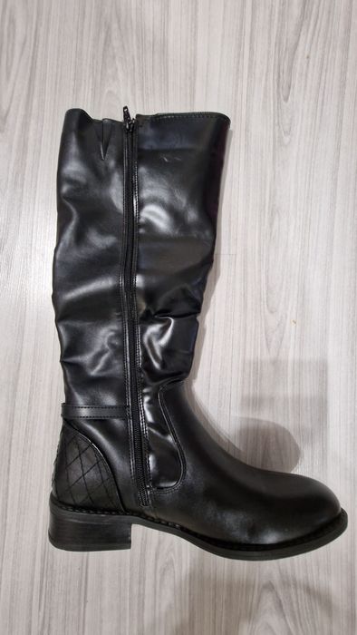 Дамски ботуши от едтествена кожа размер 38