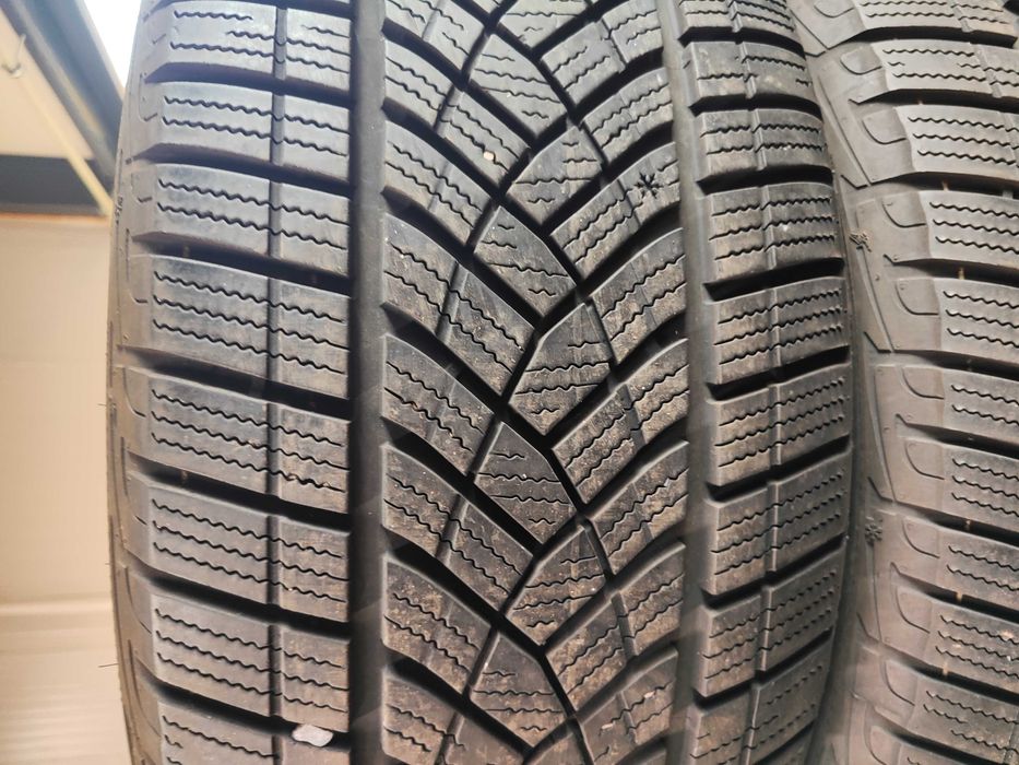 2бр.зимни гуми 255/55/19 Goodyear