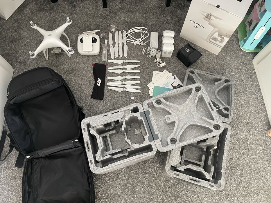 Drona DJI phantom 4