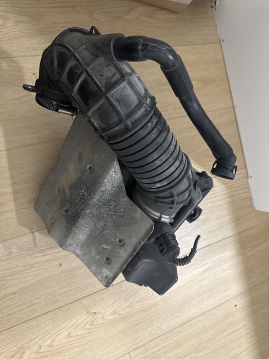 Carcasa filtru aer ,Debitmetru aer Audi A4 B6 B7 2.0 tdi 03G133835