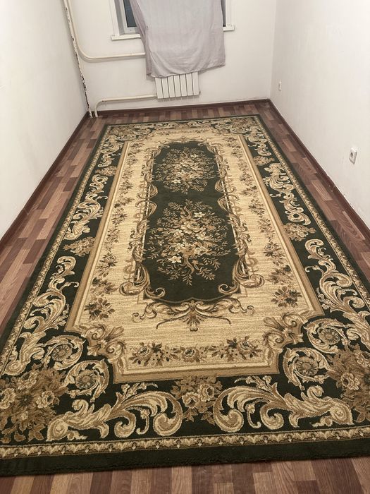 Ковер 4:2 метр сатылады. Жағдайы жақсы.