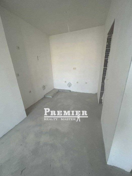 Продава се Тристаен апартамент в Бургас, Изгрев - 120 кв.м за 1649 €/кв.м - Снимка #3