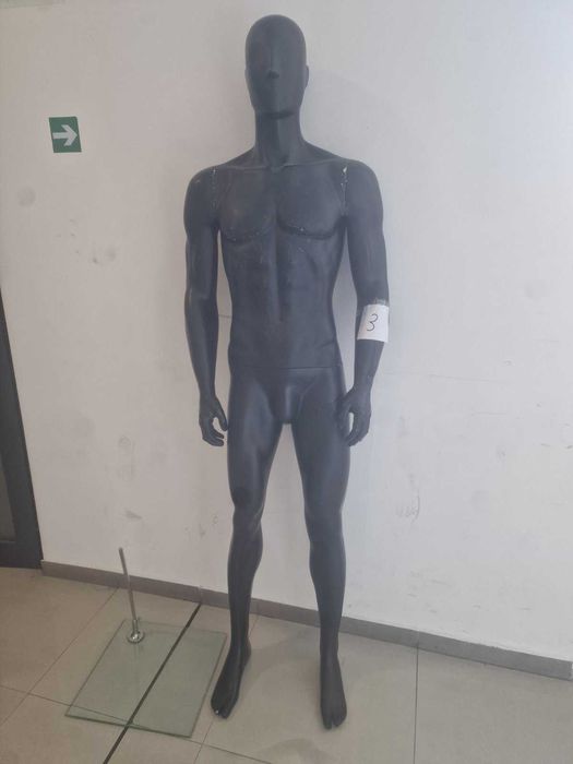 Манекени за дрехи