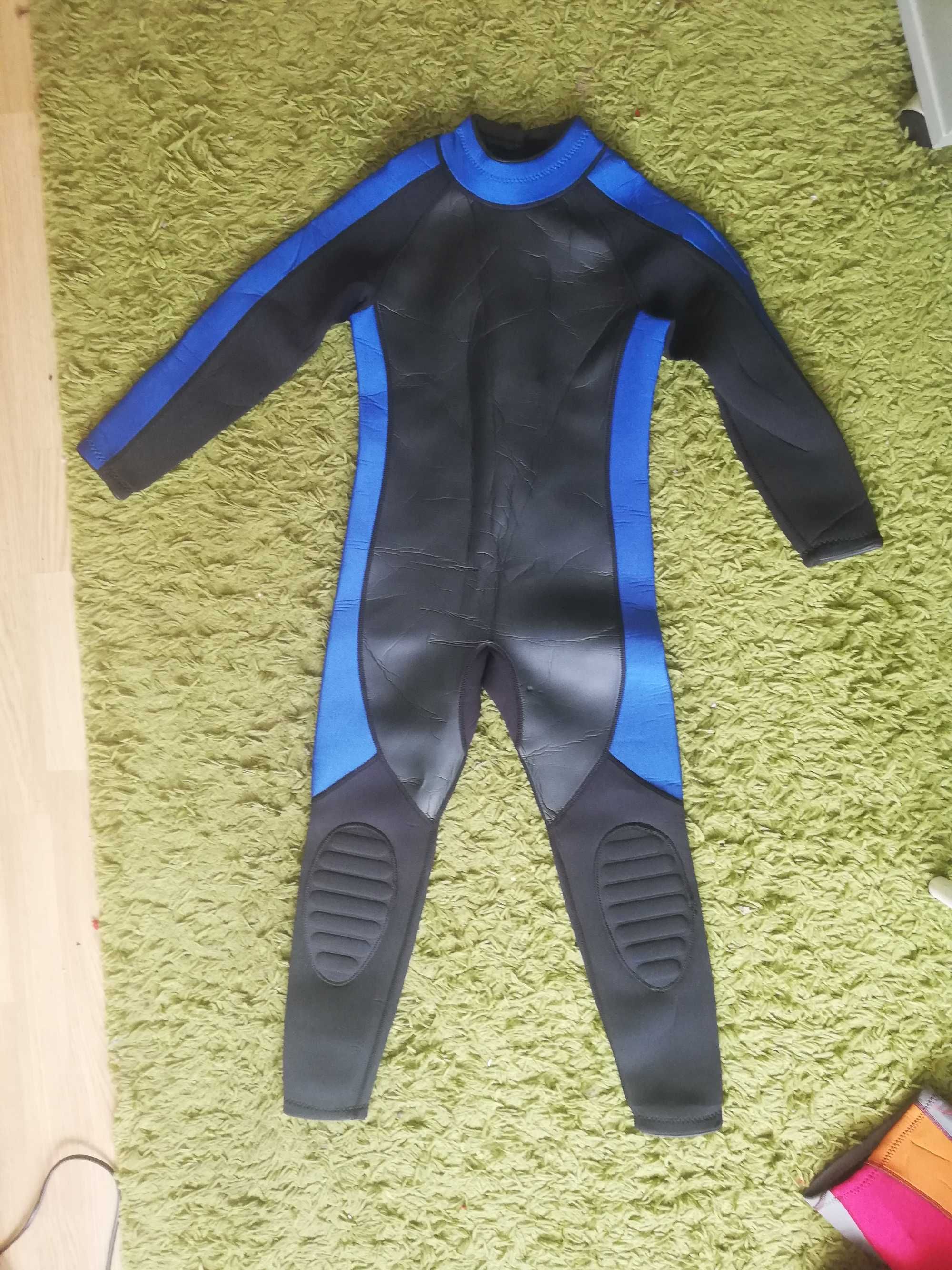 Costume neopren - marimi mici si medii