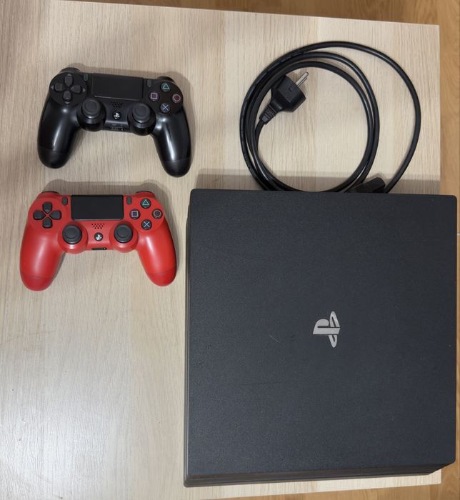 Vand ps 4 pro detalii in privat