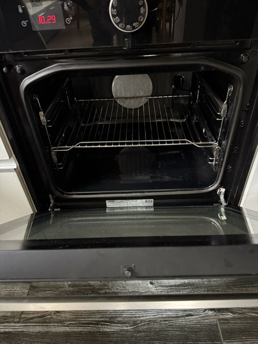 Фурна за вграждане с керамичен плот Gorenje