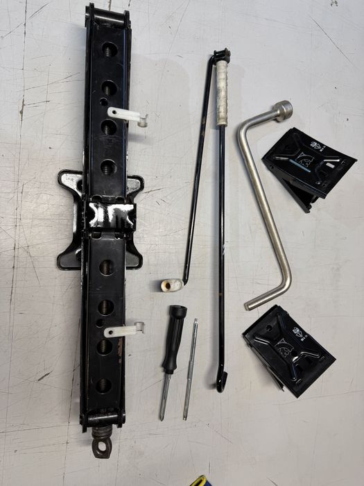 Cric original range rover