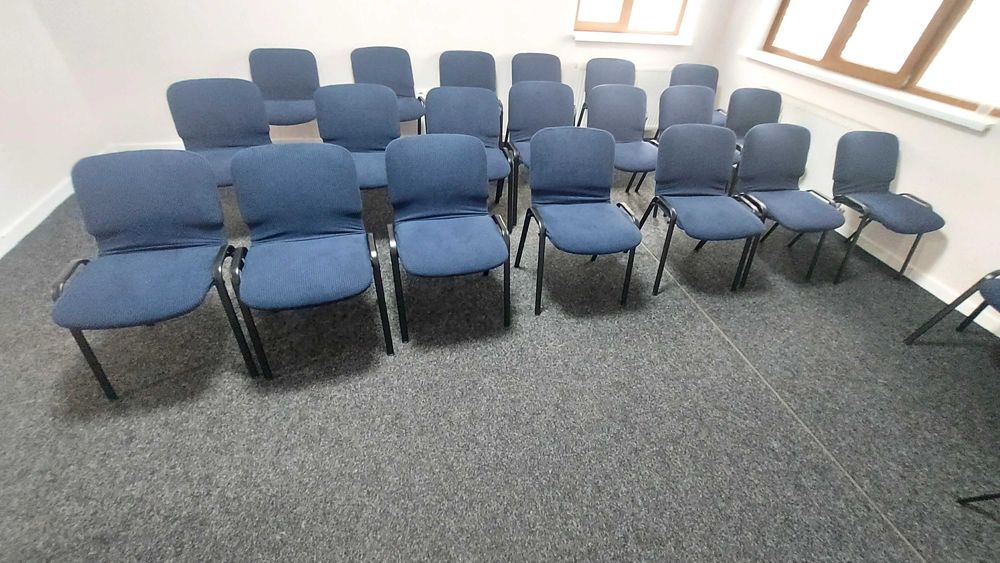 Vand set scaune de conferinta 39 bucati