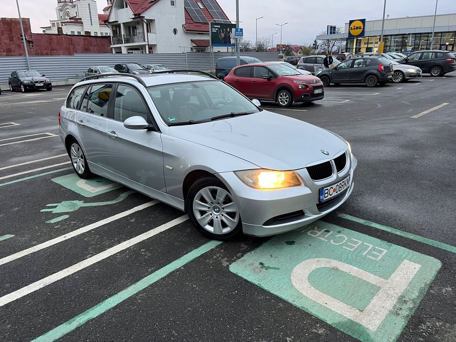 BMW Seria 3 Vând BMW 318d fabricație 2007 euro 4 filtru activ distribuție în fata