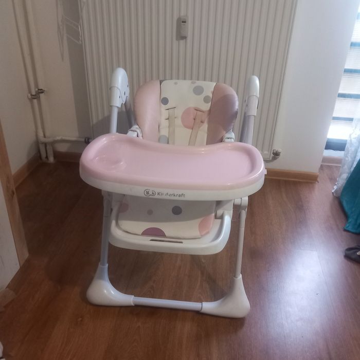 Vând masa de înfașat copii 2în1 și scaun ptr masa copiii 600 lei neg