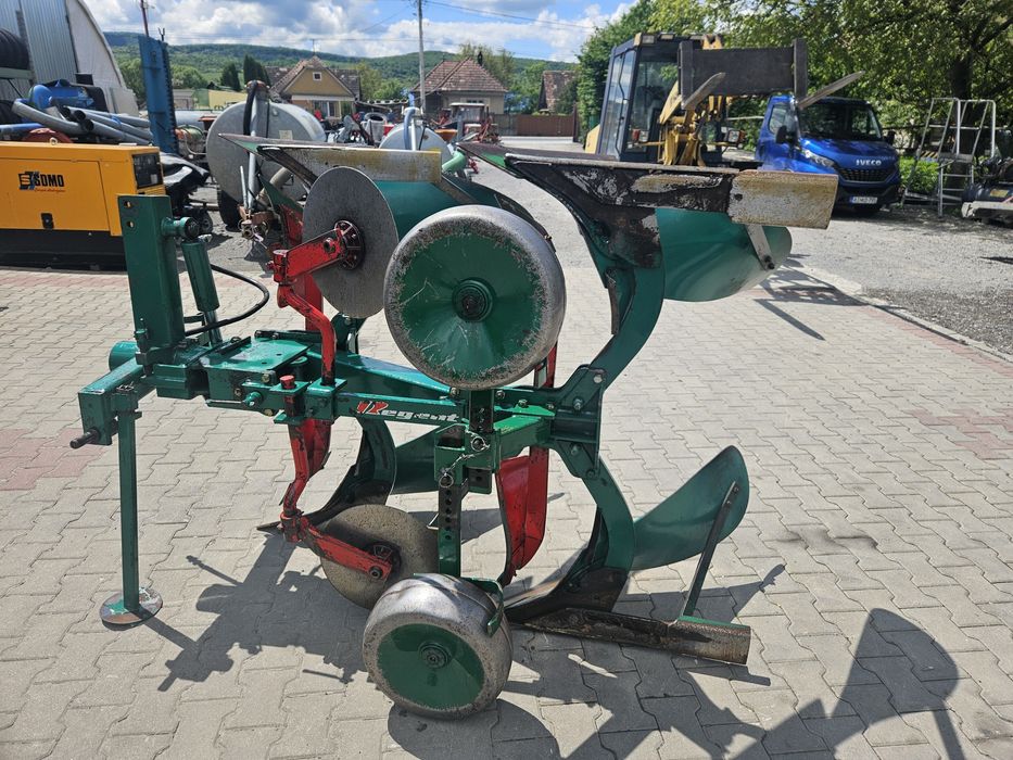 Plug reversibil Regent cu două brăzdare hidraulic