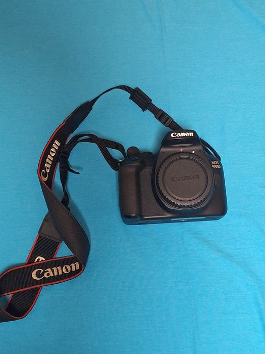 Canon 4000D cu ob 75-300mm