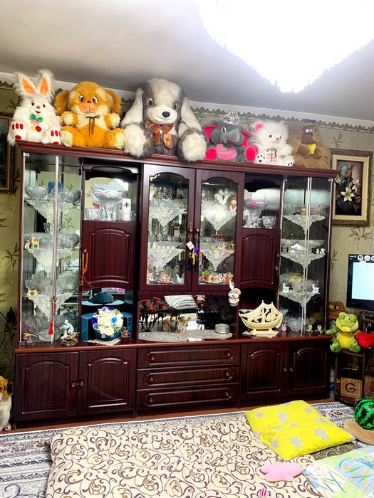 Стенка для гостиной в хорошем состоянии