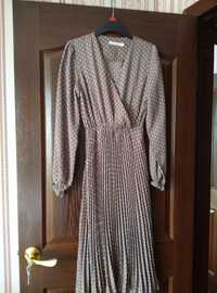Платье шёлковое новое производство Бишкек,размер платья42-4,платье нов