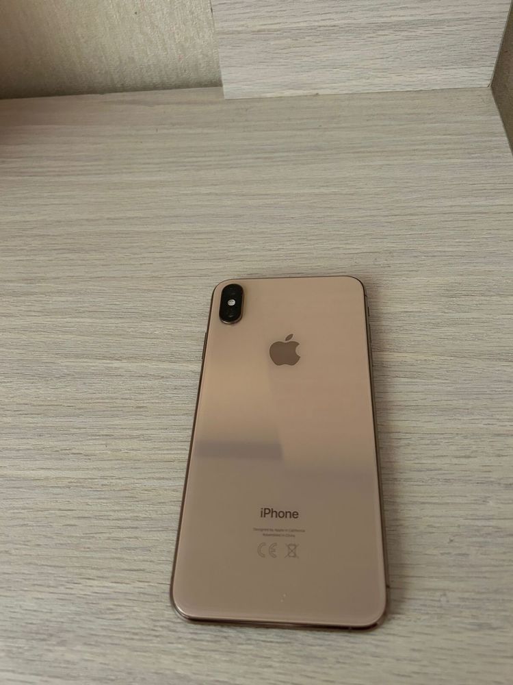 Продам IPhone XS MAX