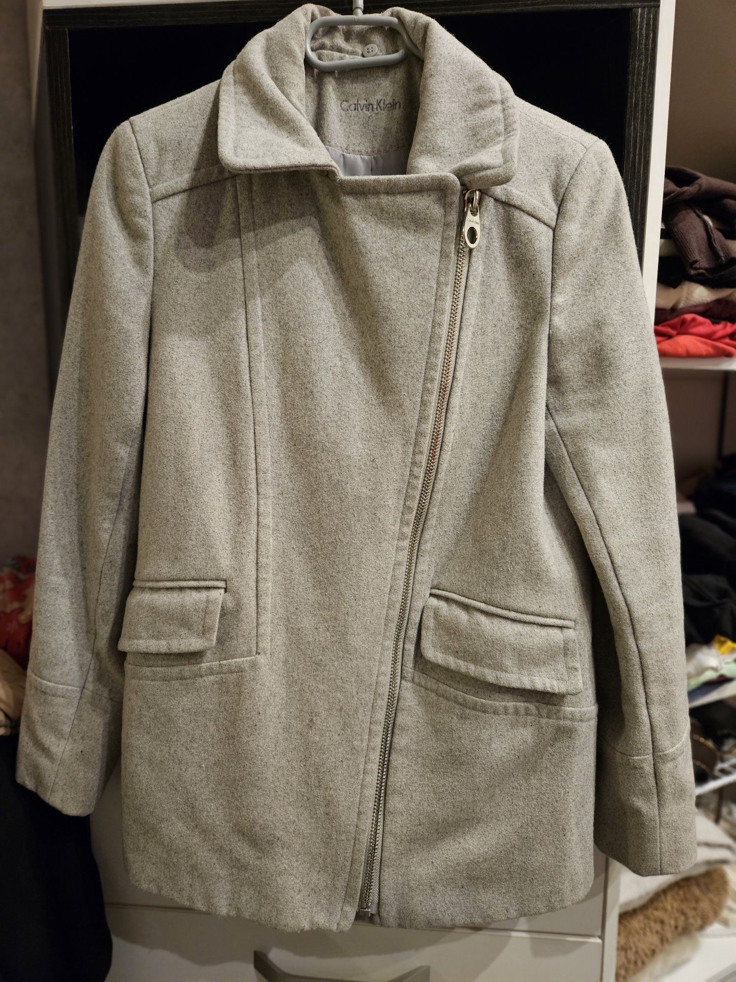 Сиво палто Calvin Klein