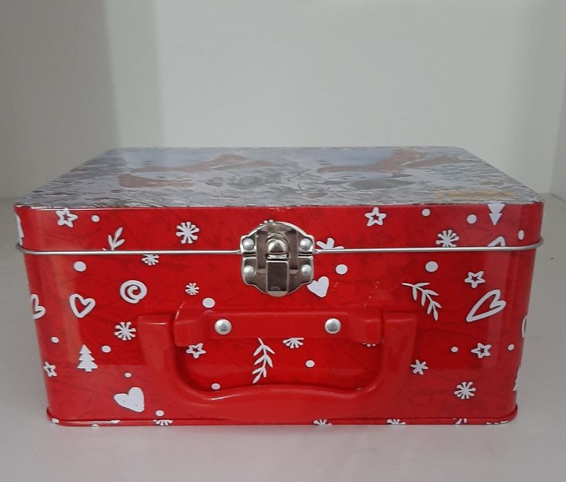 Чемоданчик  в  отличном  состоянии