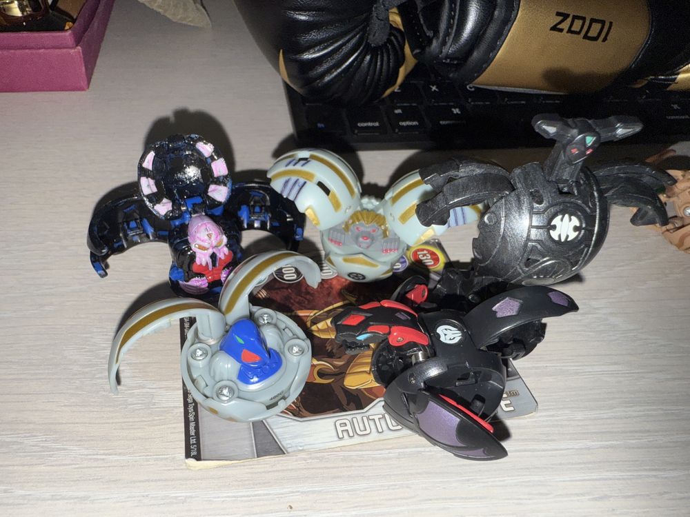 Bakugan lot 3 , mai multe poze pe cont