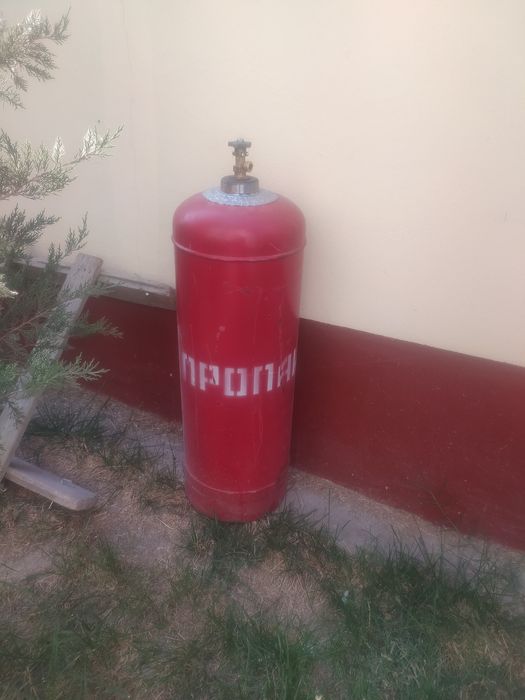 gaz balon yangi olib ishlatmaganman 400 bolari