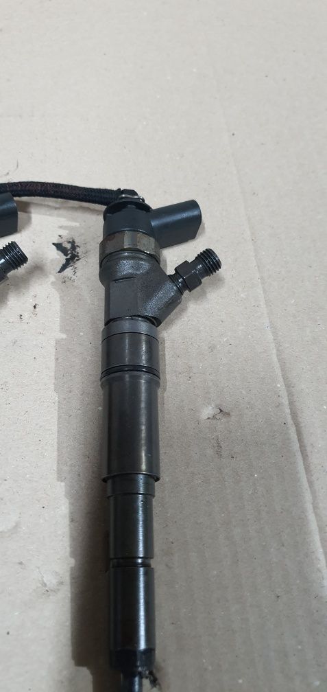 Injectoare injector bmw 2.0d 3.0d e60 e90 e81 e87 e70 e71 e92