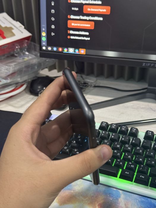 Iphone 11 ideall  255$