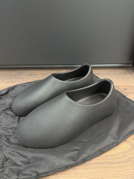 Yeezy Sl-01