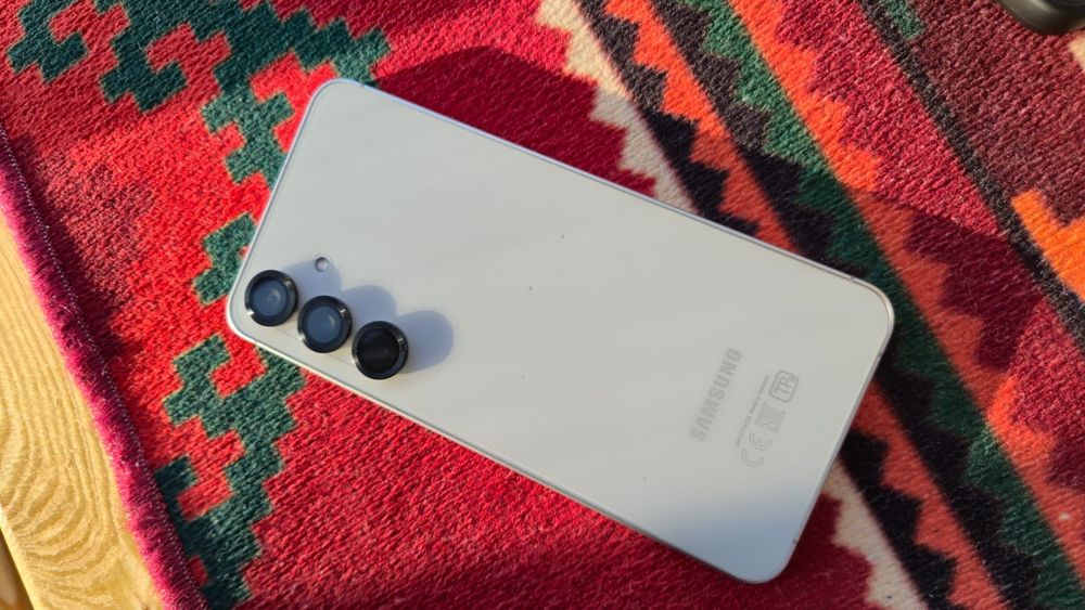 Продам или обменяю смартфон SAMSUNG S24FE (128GB)