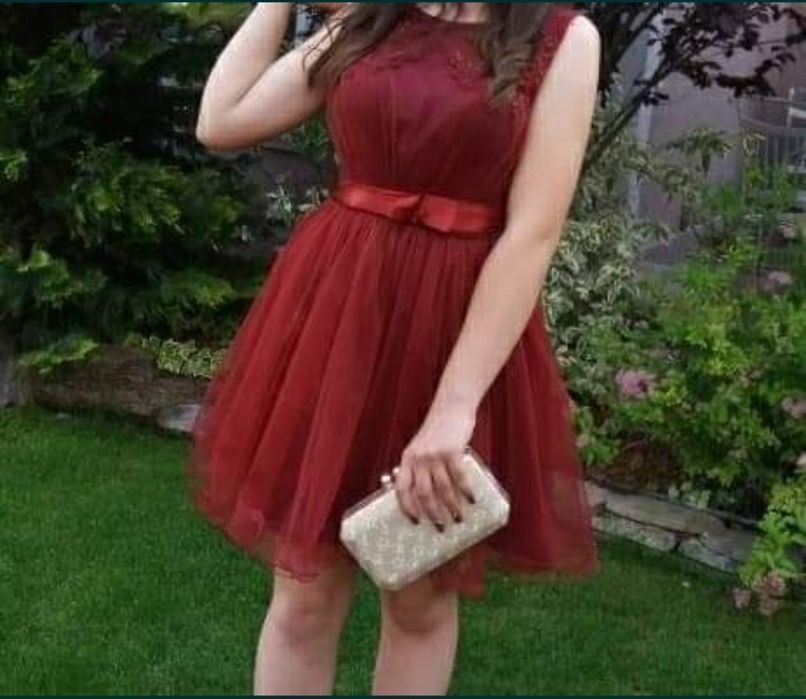 Vând Rochie Burgundy