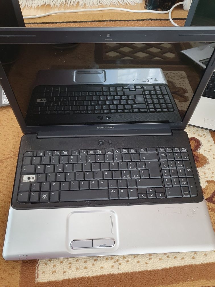 Laptopuri de functionale sau de piese