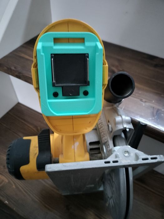 Circular adaptat Makita 18 volți