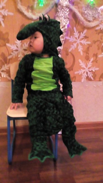 Продам костюм крокодила (динозавра)
