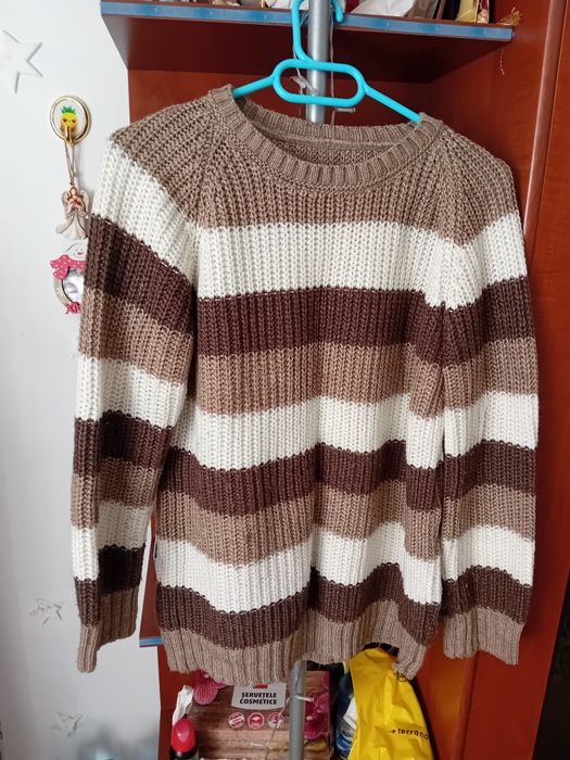 Pulover de culoare maro din lana