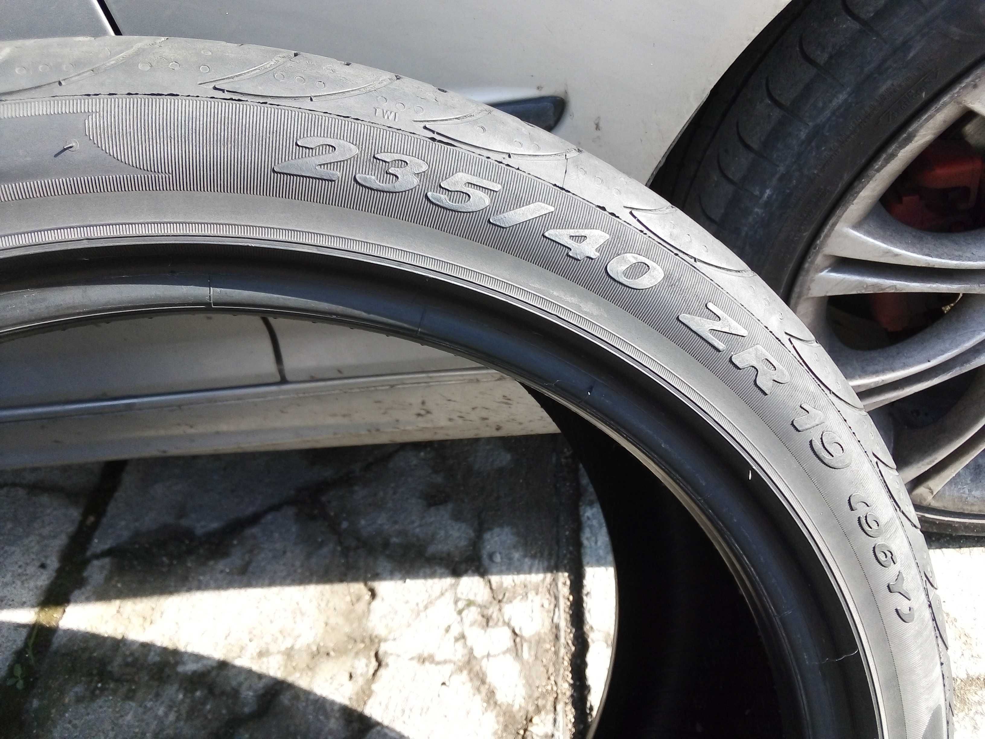 Гуми 4бр. 235/40/19 цола Michelin 2 бр. летни и 2 всесезонни M+S