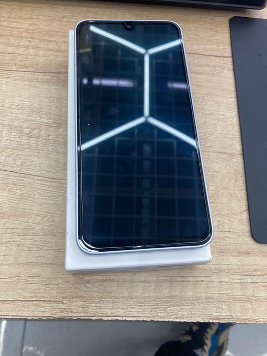 Продам телефон марки Самсунг а16