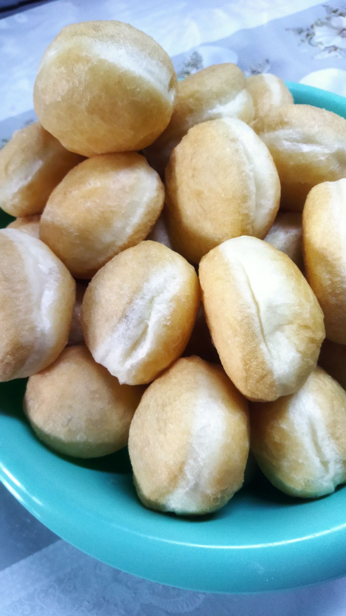 Баурсаки,пироги,самса,пирог с орехом и изюмом...