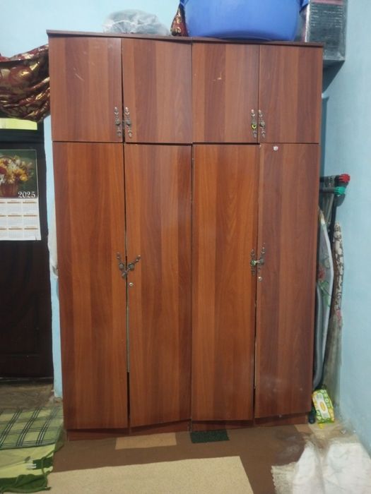 Срочно стенка шифонер сотилади