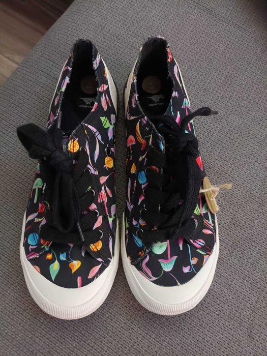 Rocket dog -Сникърси 39 номер