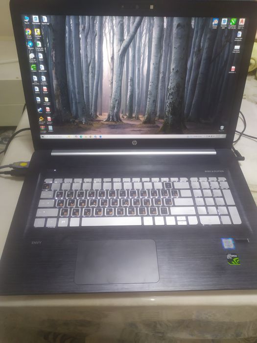 HP İntel İ7 noutbook