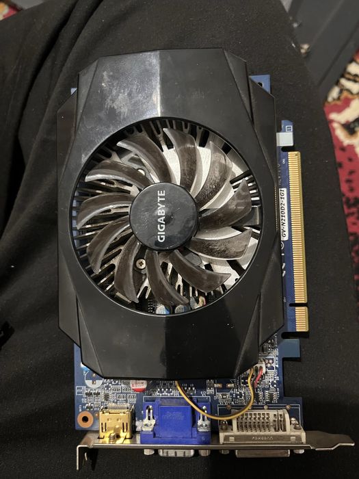 Рабочая gt 210 от gigabyte