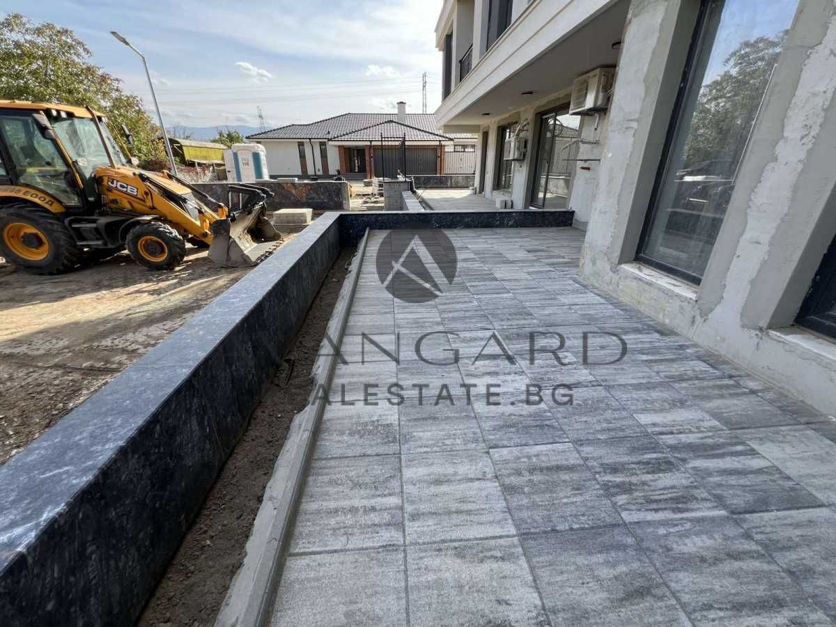 Продава се Двустаен апартамент в Пловдив, Беломорски - 99 кв.м за 1313 €/кв.м - Снимка #12